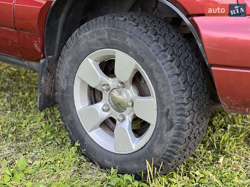 Позашляховик / Кросовер Chevrolet Niva 2007 в Кременці