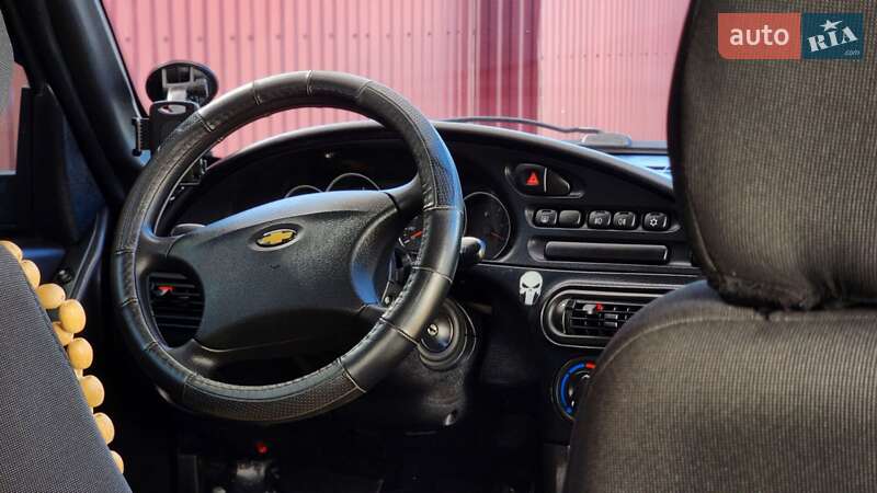 Позашляховик / Кросовер Chevrolet Niva 2008 в Чопі