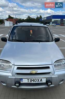 Внедорожник / Кроссовер Chevrolet Niva 2004 в Ахтырке