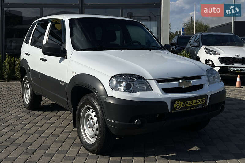 Позашляховик / Кросовер Chevrolet Niva 2018 в Мукачевому