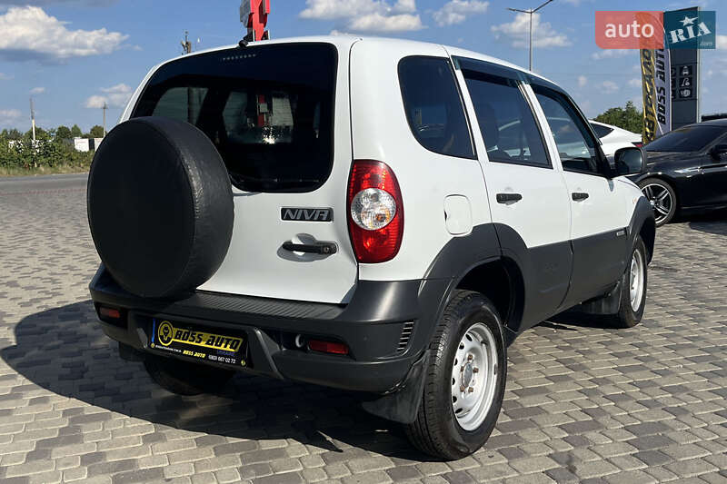 Позашляховик / Кросовер Chevrolet Niva 2018 в Мукачевому