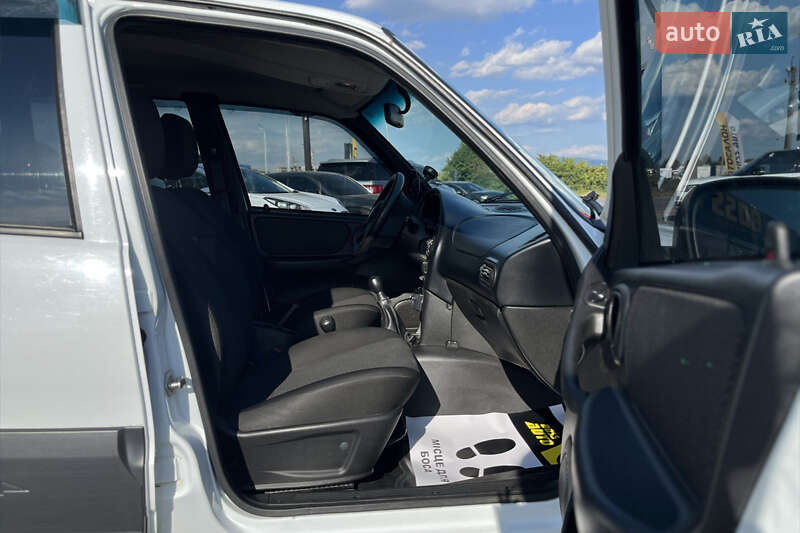 Позашляховик / Кросовер Chevrolet Niva 2018 в Мукачевому