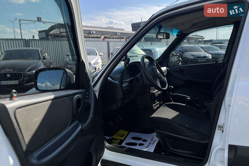 Позашляховик / Кросовер Chevrolet Niva 2018 в Мукачевому