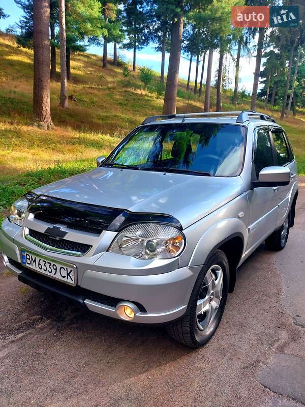 Chevrolet Niva 2012