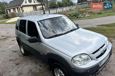 Внедорожник / Кроссовер Chevrolet Niva 2009 в Глобине