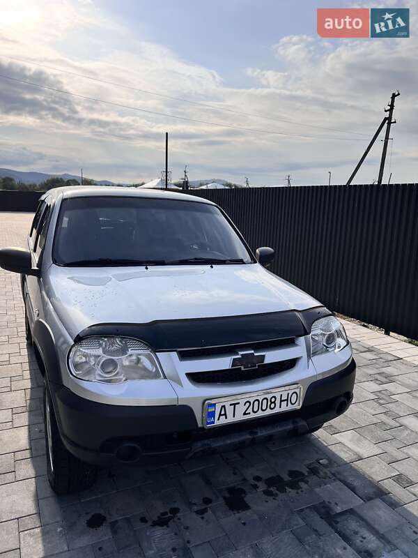 Позашляховик / Кросовер Chevrolet Niva 2018 в Перегінське