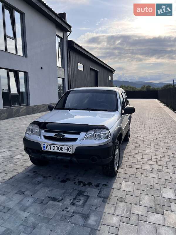 Позашляховик / Кросовер Chevrolet Niva 2018 в Перегінське