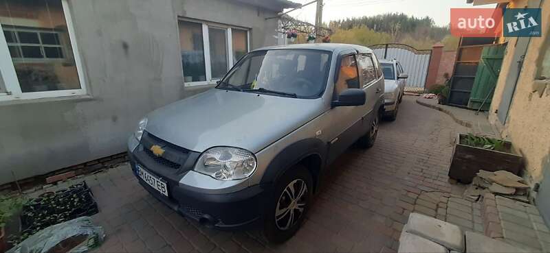 Внедорожник / Кроссовер Chevrolet Niva 2015 в Сумах