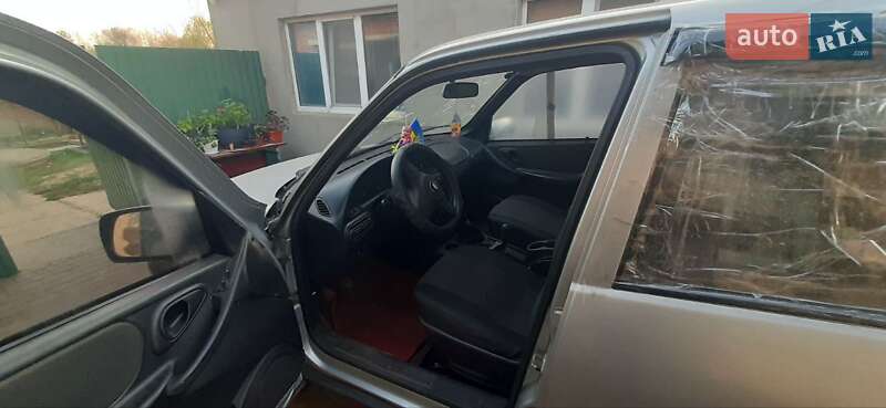 Внедорожник / Кроссовер Chevrolet Niva 2015 в Сумах