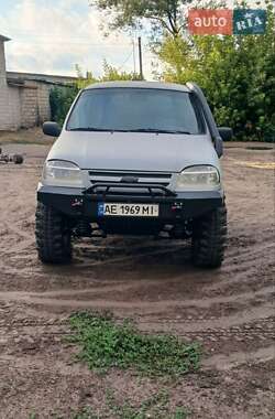 Внедорожник / Кроссовер Chevrolet Niva 2004 в Магдалиновке