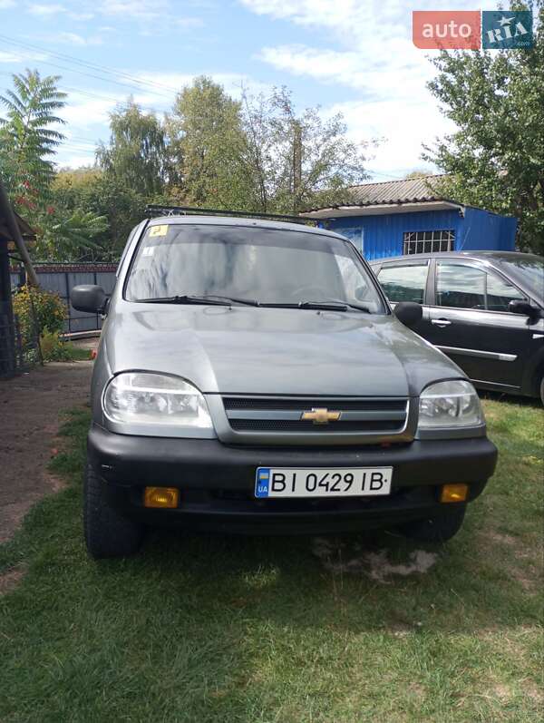 Внедорожник / Кроссовер Chevrolet Niva 2004 в Переяславе