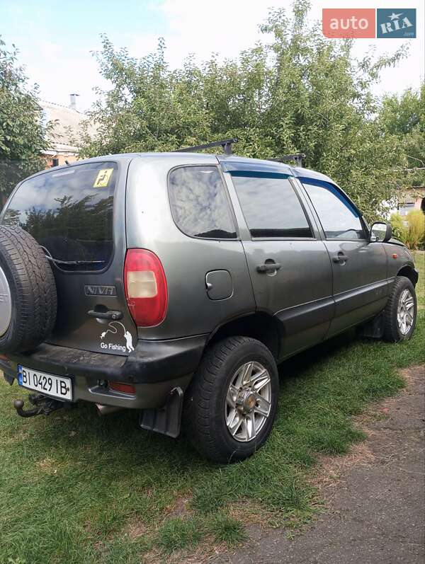 Внедорожник / Кроссовер Chevrolet Niva 2004 в Переяславе