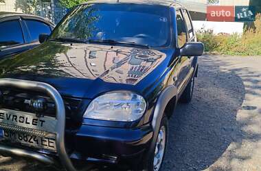 Внедорожник / Кроссовер Chevrolet Niva 2004 в Шостке