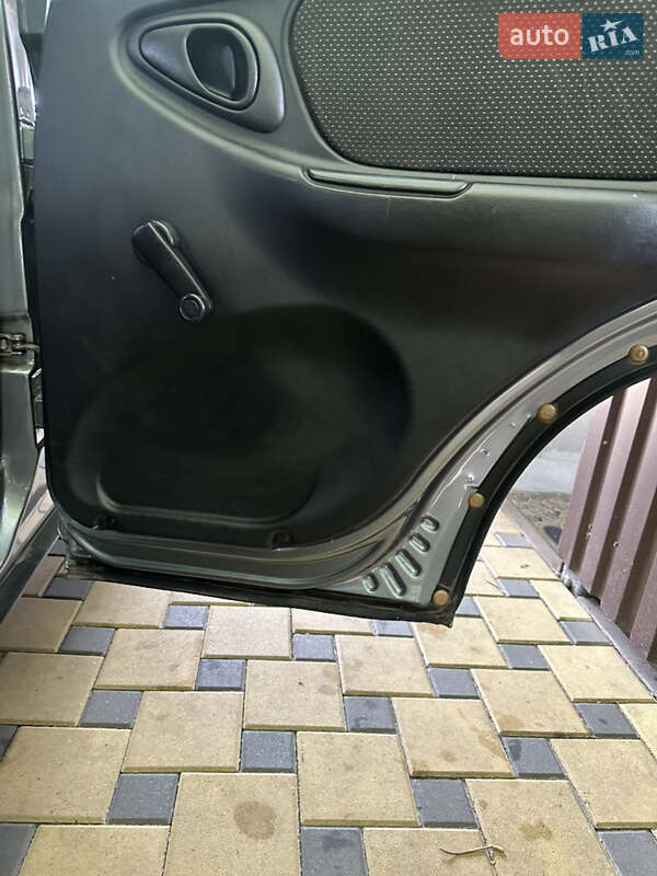 Позашляховик / Кросовер Chevrolet Niva 2010 в Запоріжжі