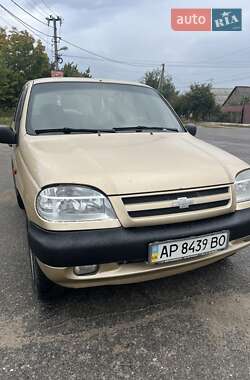 Внедорожник / Кроссовер Chevrolet Niva 2005 в Запорожье