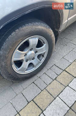 Внедорожник / Кроссовер Chevrolet Niva 2011 в 