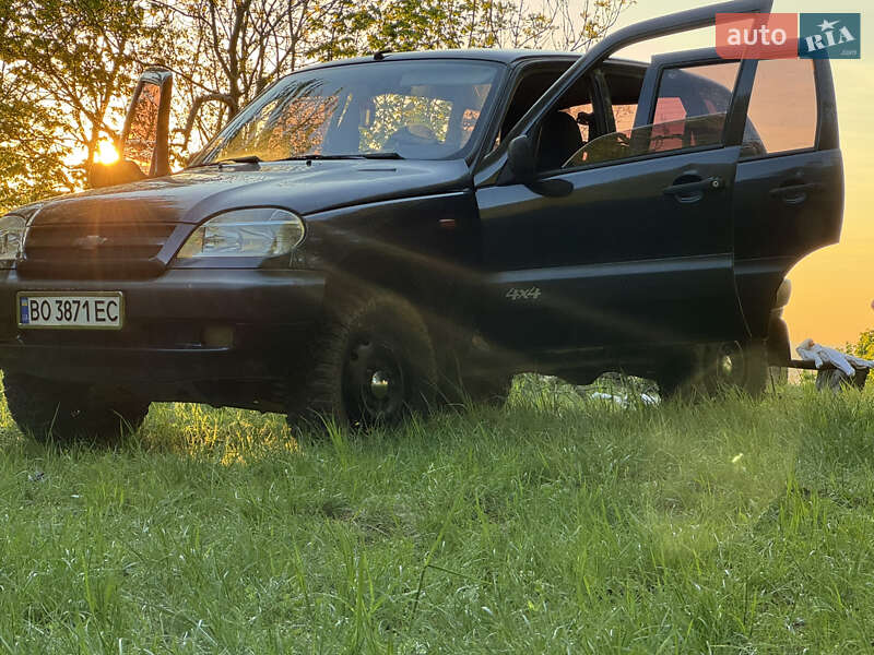 Внедорожник / Кроссовер Chevrolet Niva 2005 в Золочеве фото 3 Внедорожник / Кроссовер Chevrolet Niva 2005 в Золочеве