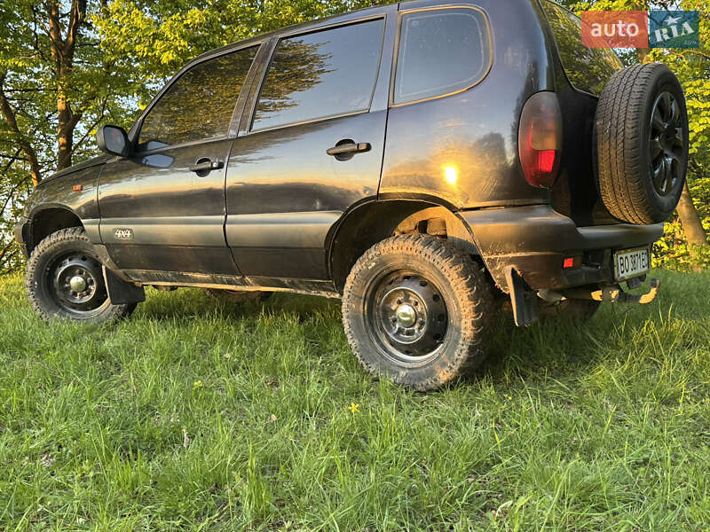 Внедорожник / Кроссовер Chevrolet Niva 2005 в Золочеве фото 5 Внедорожник / Кроссовер Chevrolet Niva 2005 в Золочеве