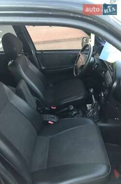 Внедорожник / Кроссовер Chevrolet Niva 2007 в 