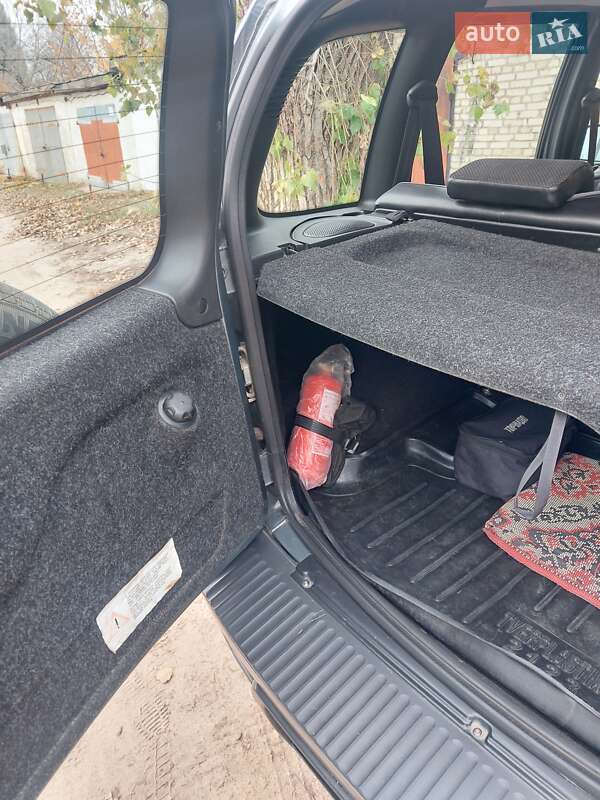 Позашляховик / Кросовер Chevrolet Niva 2011 в Шостці