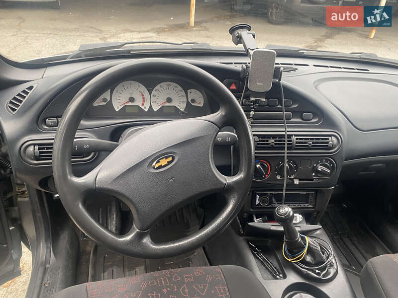 Внедорожник / Кроссовер Chevrolet Niva 2006 в Днепре фото 3 Внедорожник / Кроссовер Chevrolet Niva 2006 в Днепре