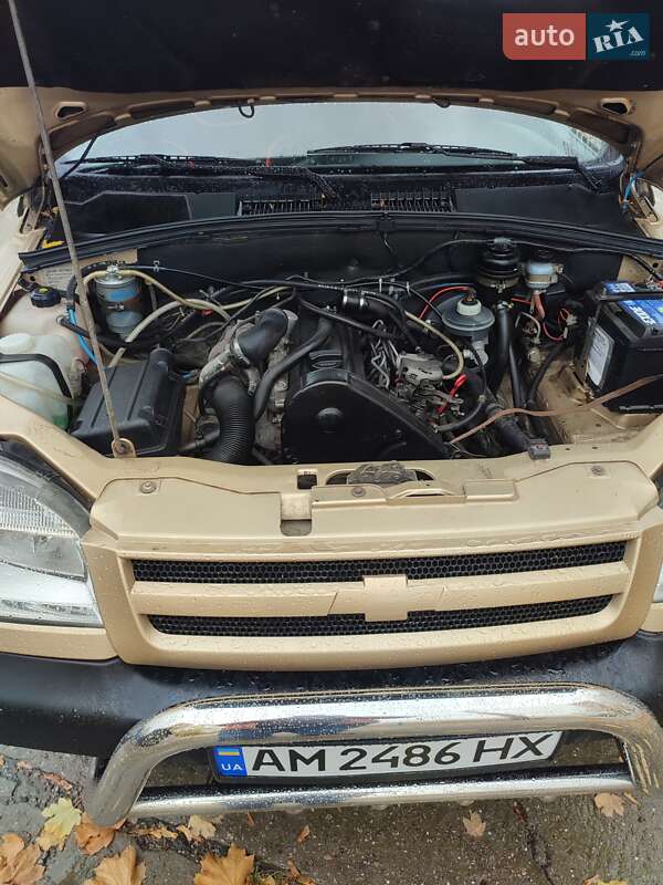 Внедорожник / Кроссовер Chevrolet Niva 2004 в Южноукраинске фото 5 Внедорожник / Кроссовер Chevrolet Niva 2004 в Южноукраинске