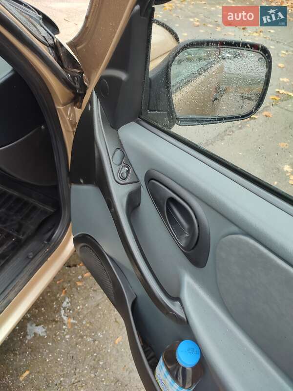 Внедорожник / Кроссовер Chevrolet Niva 2004 в Южноукраинске фото 13 Внедорожник / Кроссовер Chevrolet Niva 2004 в Южноукраинске