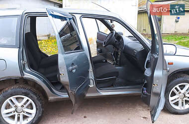 Позашляховик / Кросовер Chevrolet Niva 2006 в  фото 10 Позашляховик / Кросовер Chevrolet Niva 2006 в