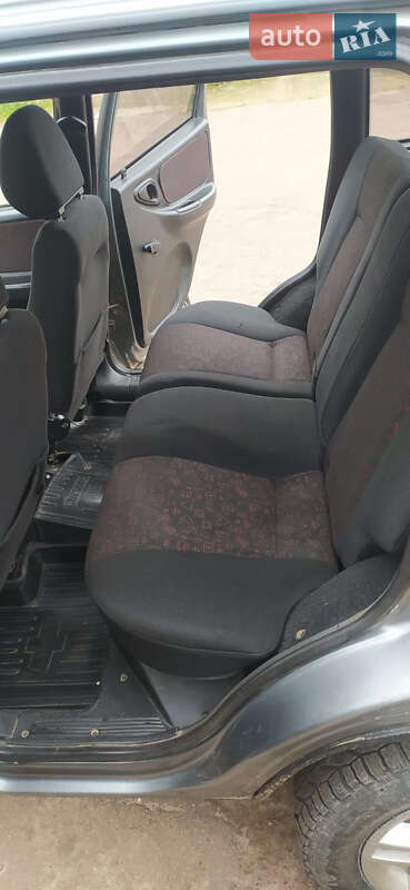 Внедорожник / Кроссовер Chevrolet Niva 2006 в Кролевце