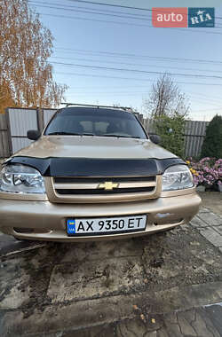 Внедорожник / Кроссовер Chevrolet Niva 2005 в Харькове