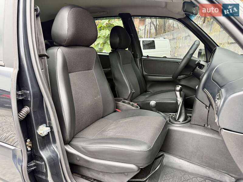 Внедорожник / Кроссовер Chevrolet Niva 2010 в Харькове фото 9 Внедорожник / Кроссовер Chevrolet Niva 2010 в Харькове