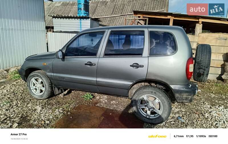 Позашляховик / Кросовер Chevrolet Niva 2004 в Миргороді