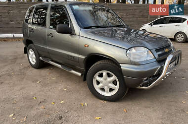 Позашляховик / Кросовер Chevrolet Niva 2004 в Черкасах