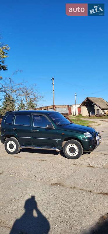 Позашляховик / Кросовер Chevrolet Niva 2004 в Болграді