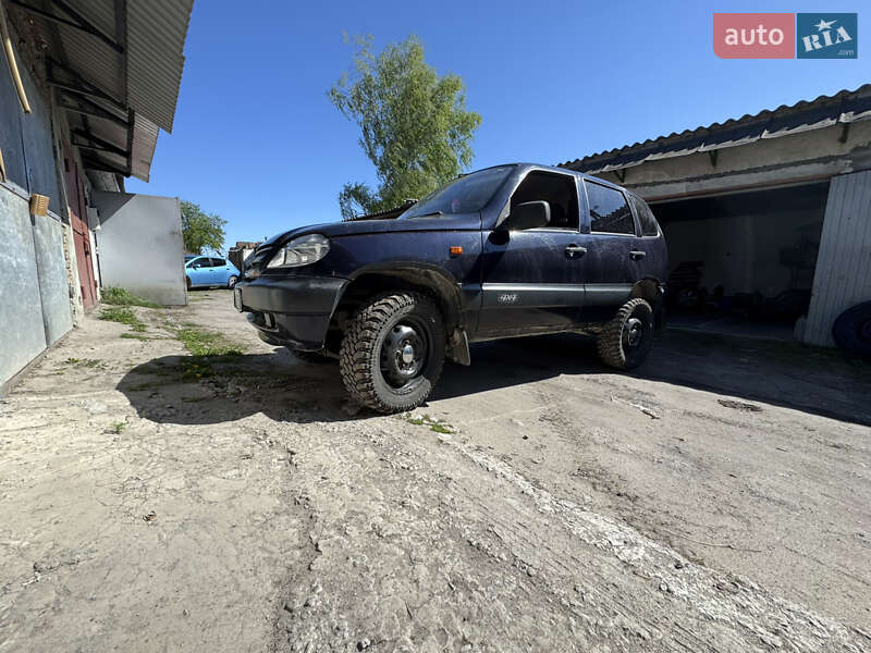 Внедорожник / Кроссовер Chevrolet Niva 2005 в Золочеве фото 11 Внедорожник / Кроссовер Chevrolet Niva 2005 в Золочеве