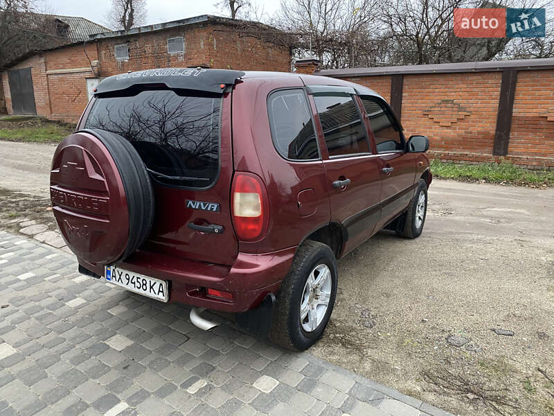 Внедорожник / Кроссовер Chevrolet Niva 2015 в Харькове