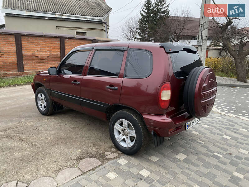 Внедорожник / Кроссовер Chevrolet Niva 2015 в Харькове