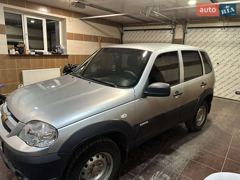 Внедорожник / Кроссовер Chevrolet Niva 2016 в Магдалиновке фото 2 Внедорожник / Кроссовер Chevrolet Niva 2016 в Магдалиновке