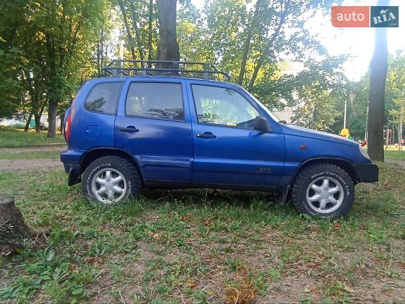 Внедорожник / Кроссовер Chevrolet Niva 2006 в Харькове