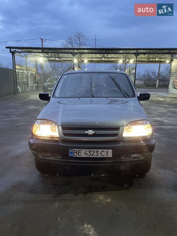 Внедорожник / Кроссовер Chevrolet Niva 2006 в Николаеве