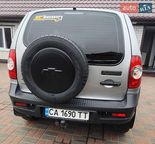 Внедорожник / Кроссовер Chevrolet Niva 2015 в Золотоноше