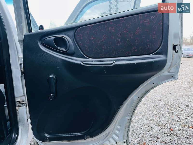 Внедорожник / Кроссовер Chevrolet Niva 2006 в Харькове