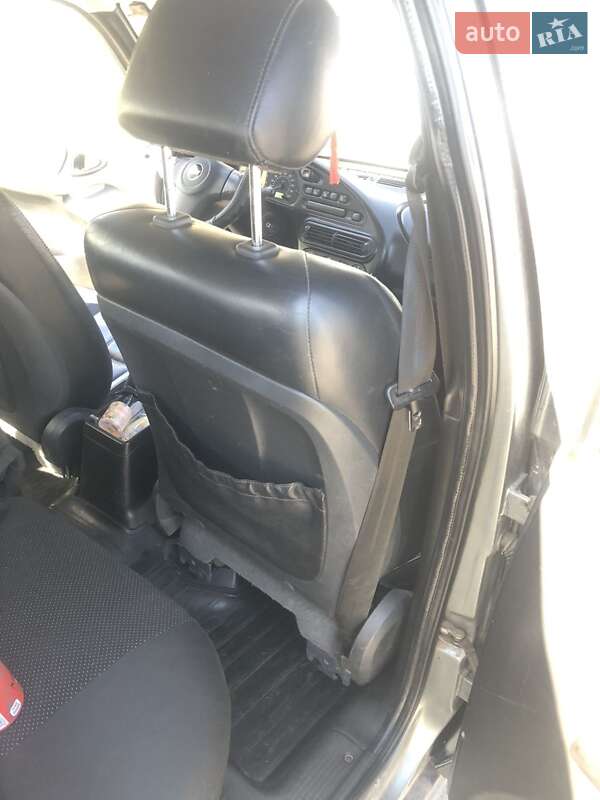 Внедорожник / Кроссовер Chevrolet Niva 2011 в Голованевске