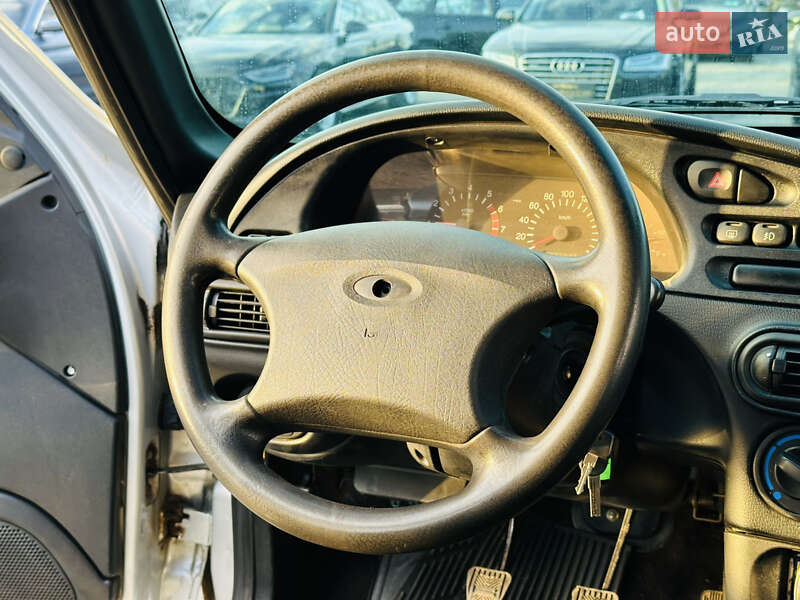 Внедорожник / Кроссовер Chevrolet Niva 2008 в Харькове