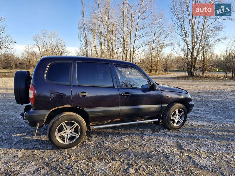 Внедорожник / Кроссовер Chevrolet Niva 2005 в Кривом Роге