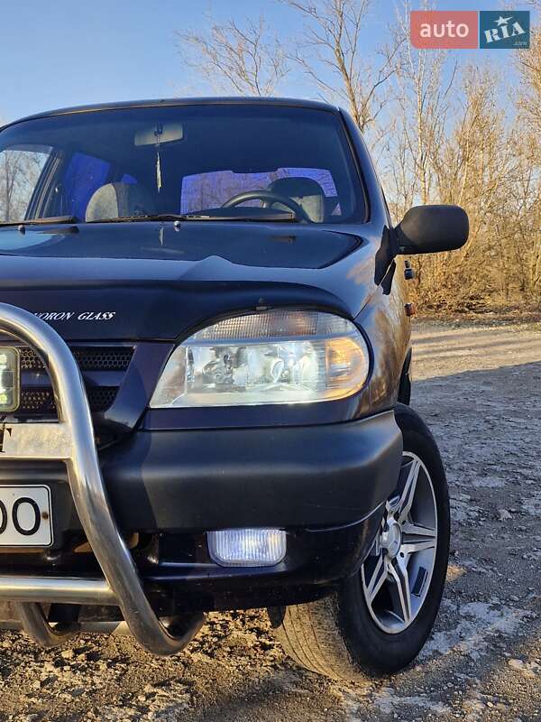 Внедорожник / Кроссовер Chevrolet Niva 2005 в Кривом Роге