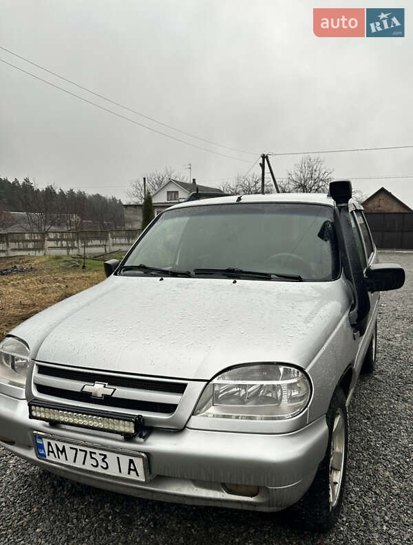 Внедорожник / Кроссовер Chevrolet Niva 2007 в Житомире