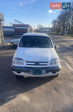 Внедорожник / Кроссовер Chevrolet Niva 2005 в Киеве