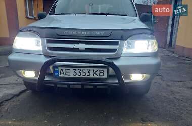 Позашляховик / Кросовер Chevrolet Niva 2004 в Магдалинівці