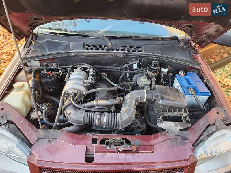 Позашляховик / Кросовер Chevrolet Niva 2005 в Харкові